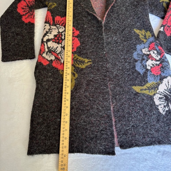 Vertigo Dark Gray Floral Cardigan Sweater Coat Oversized Size Small - Picture 12 of 15